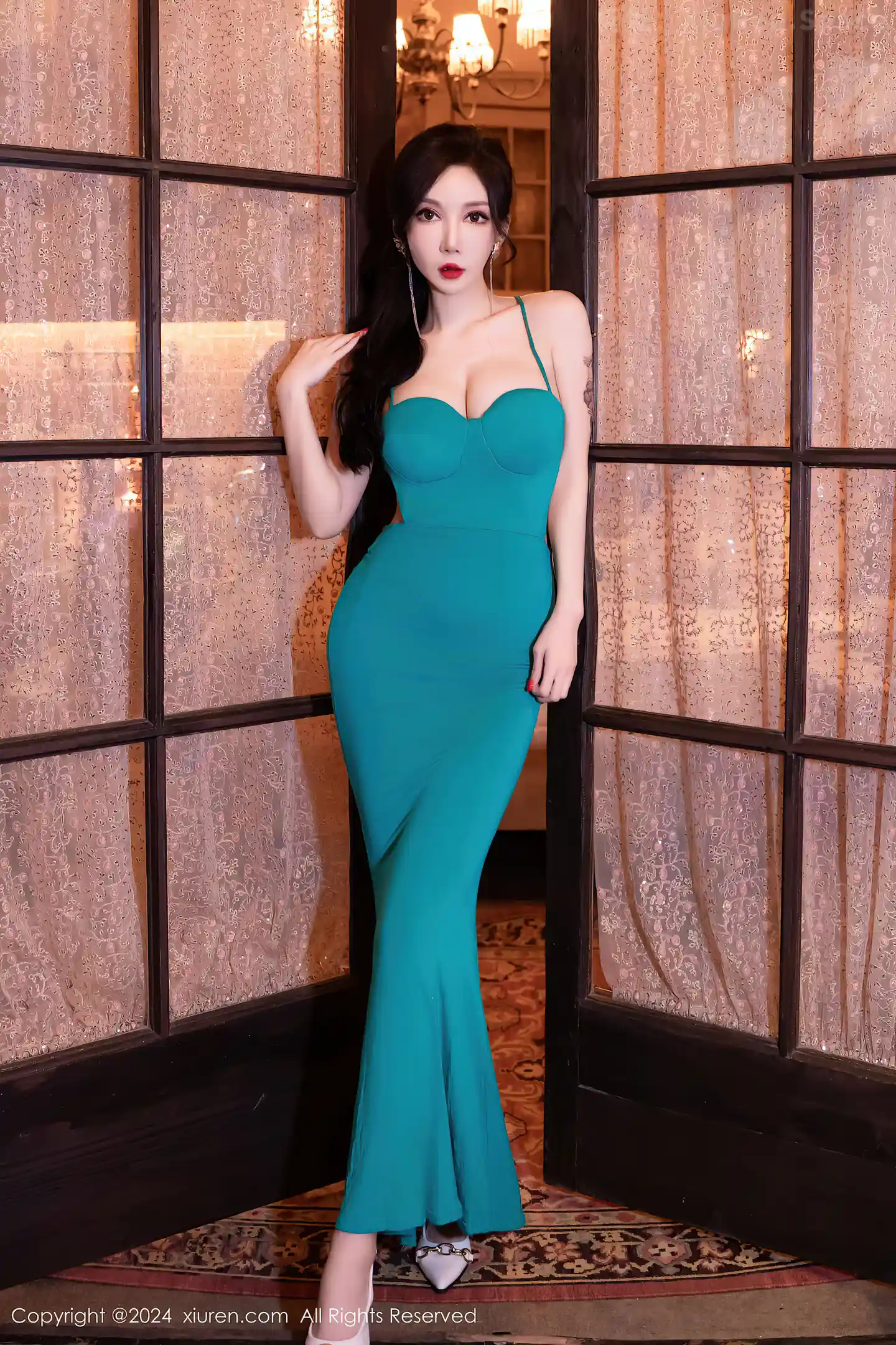 图片[3]-[XiuRen秀人网]VOL.8566 模特陈怡曼性感青绿长礼服配超薄黑丝秀魔鬼身材惹火诱惑写真93P-秀人网官方网站